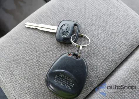 2004 Toyota Avalon Xl z USA, uszkodzony, nr VIN 4T1BF28B04U344639